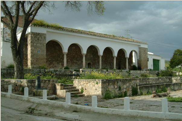 Hostal Los Claveles Баэна Экстерьер фото